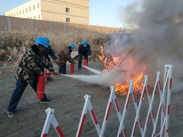 新疆兵團(tuán)一師電力公司阿拉爾熱力分公司開展節(jié)前消防安全演練活動(dòng)