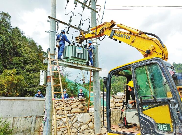 南方電網(wǎng)公司加強(qiáng)農(nóng)村電網(wǎng)建設(shè)，以充足電力激發(fā)鄉(xiāng)村活力