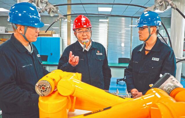 “時代楷?！泵鎸γ妗埨杳鳎汉＼娡緤^進共富路 燈暖千萬家