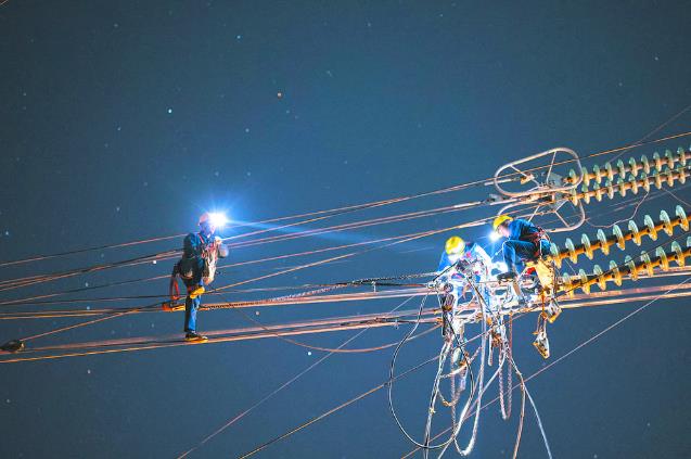 湖南韶山換流站—株洲云田變電站500千伏線(xiàn)路改造工程開(kāi)展多次跨越施工