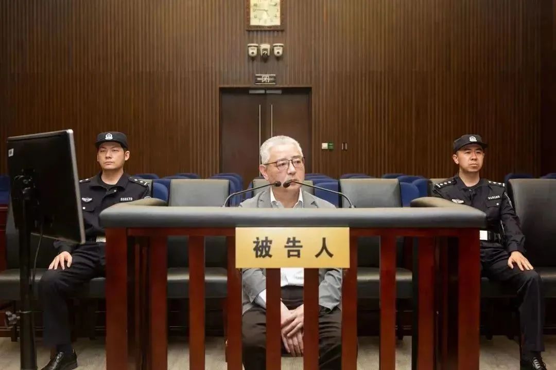 被控受賄1.56億，原上海電氣集團股份有限公司總裁、董事長鄭建華受審