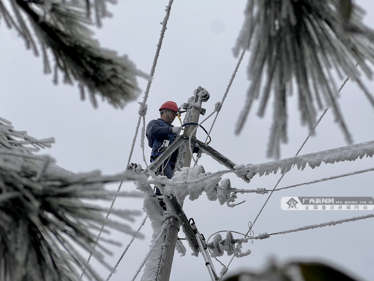 廣西電網千名黨團員沖鋒在前 全力抗冰保供電