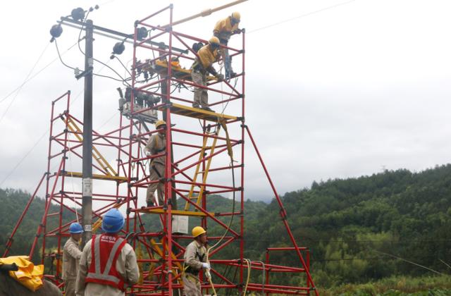 國網浦城供電公司區(qū)域協作“不停電” 提升客戶“獲得感”