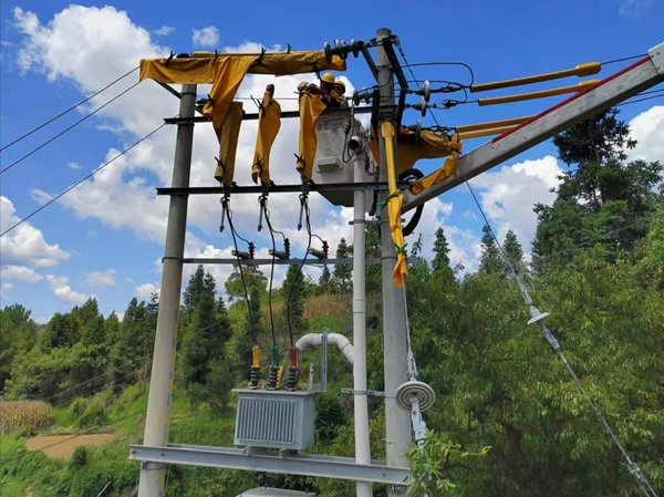 貴州石阡供電局大力推進低電壓、重過載專項治理，提升電力供應穩(wěn)定性