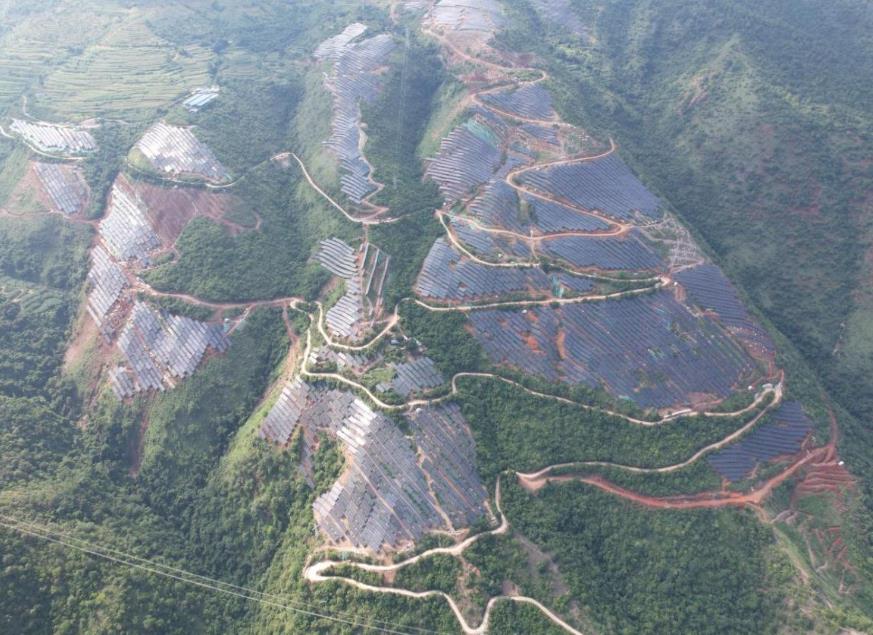 國(guó)家電投橫山50兆瓦光伏發(fā)電項(xiàng)目(二期)工程并網(wǎng)發(fā)電