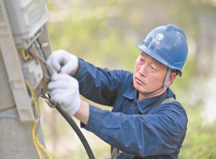 賈立杰：扎根太行山區(qū)服務村民用好電